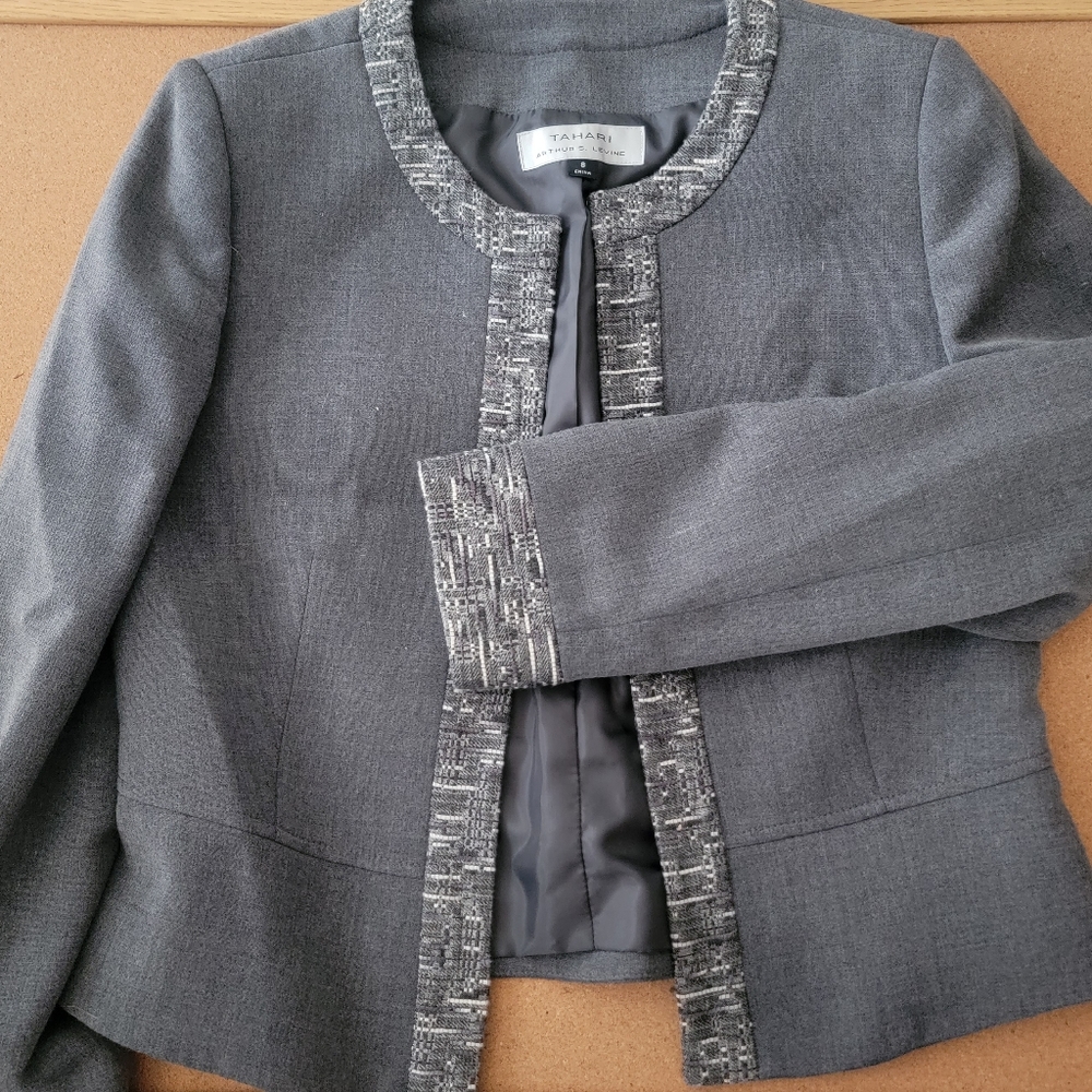 Tahari gray blazer
